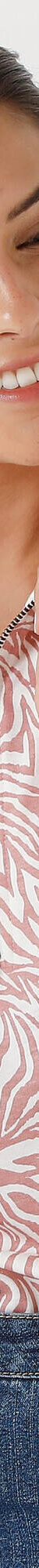 T-shirt col montant zippé imprimé zébré (rose grisé) T-shirt col montant zippé imprimé zébré (rose grisé)